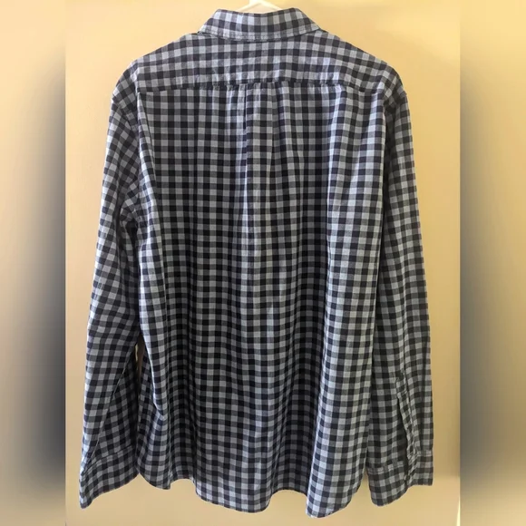 J Crew Men's Classic Fit Navy Gingham Shirt ~ XL - Picture 2 of 4